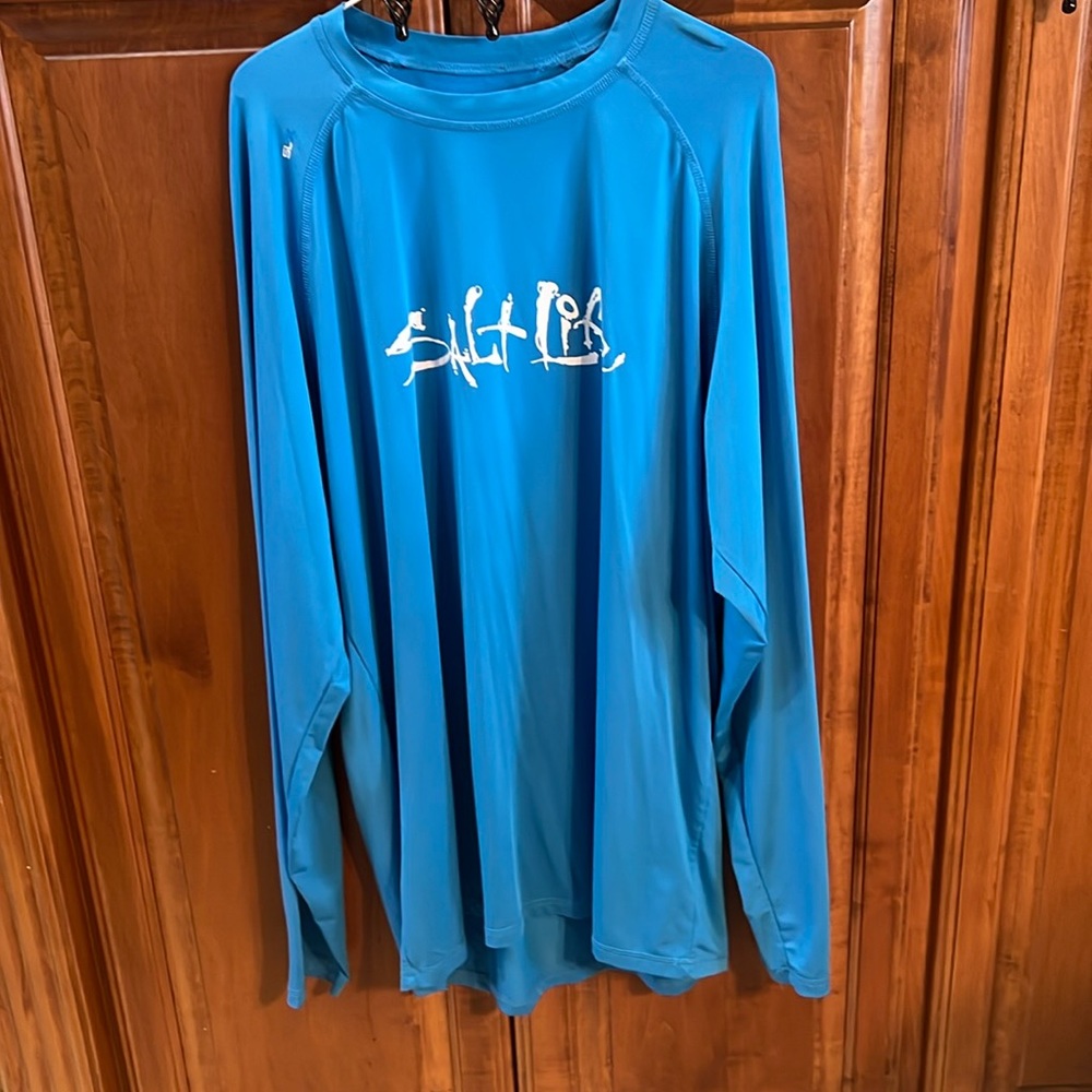 Salt Life, long sleeve Dri-Fit top.